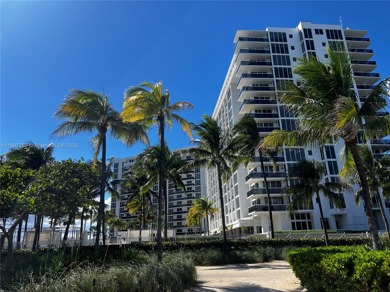 10275 Collins Ave #214, Bal Harbour FL 33154
