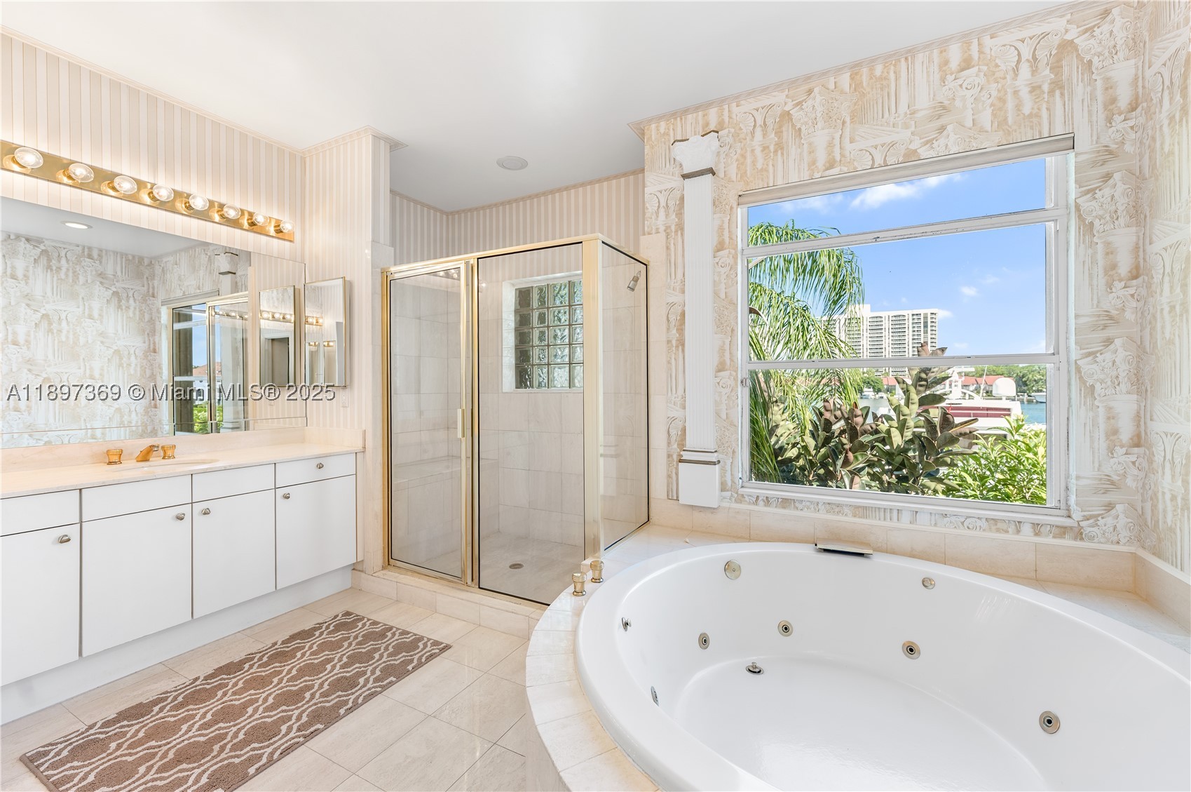 3699 NE 208th Ter, Aventura FL 33180