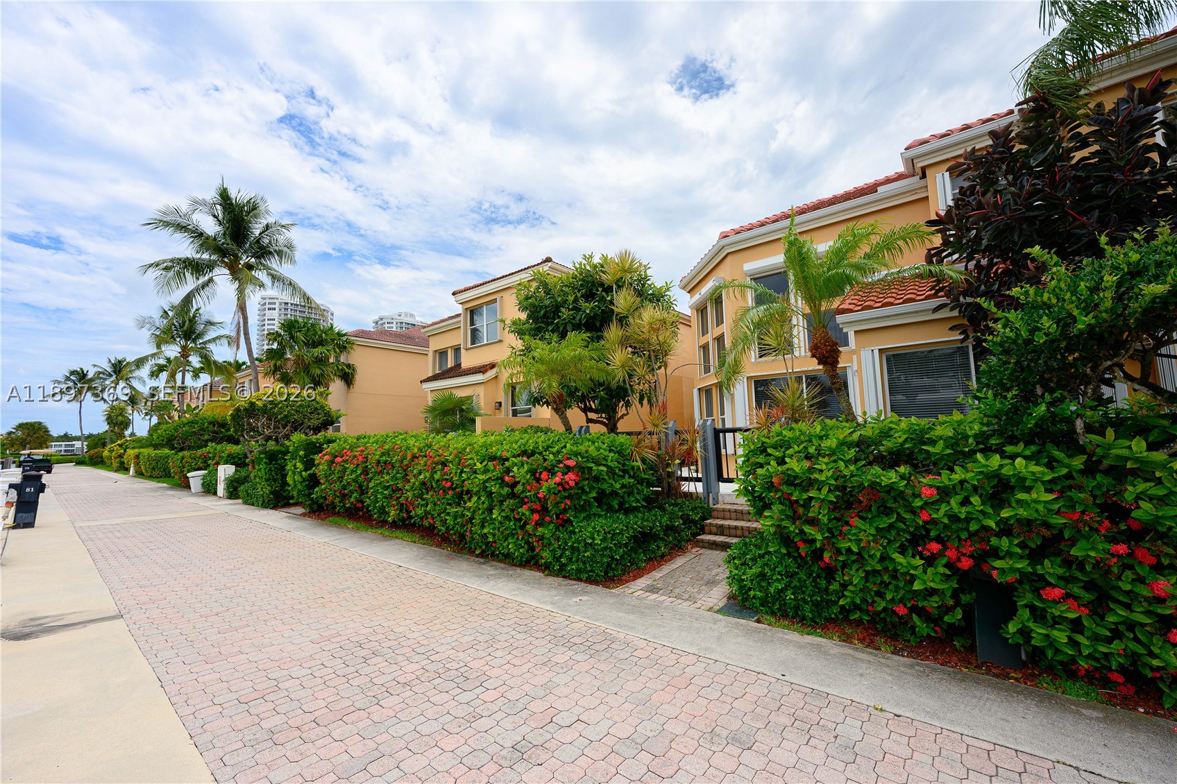 3699 NE 208th Ter, Aventura FL 33180