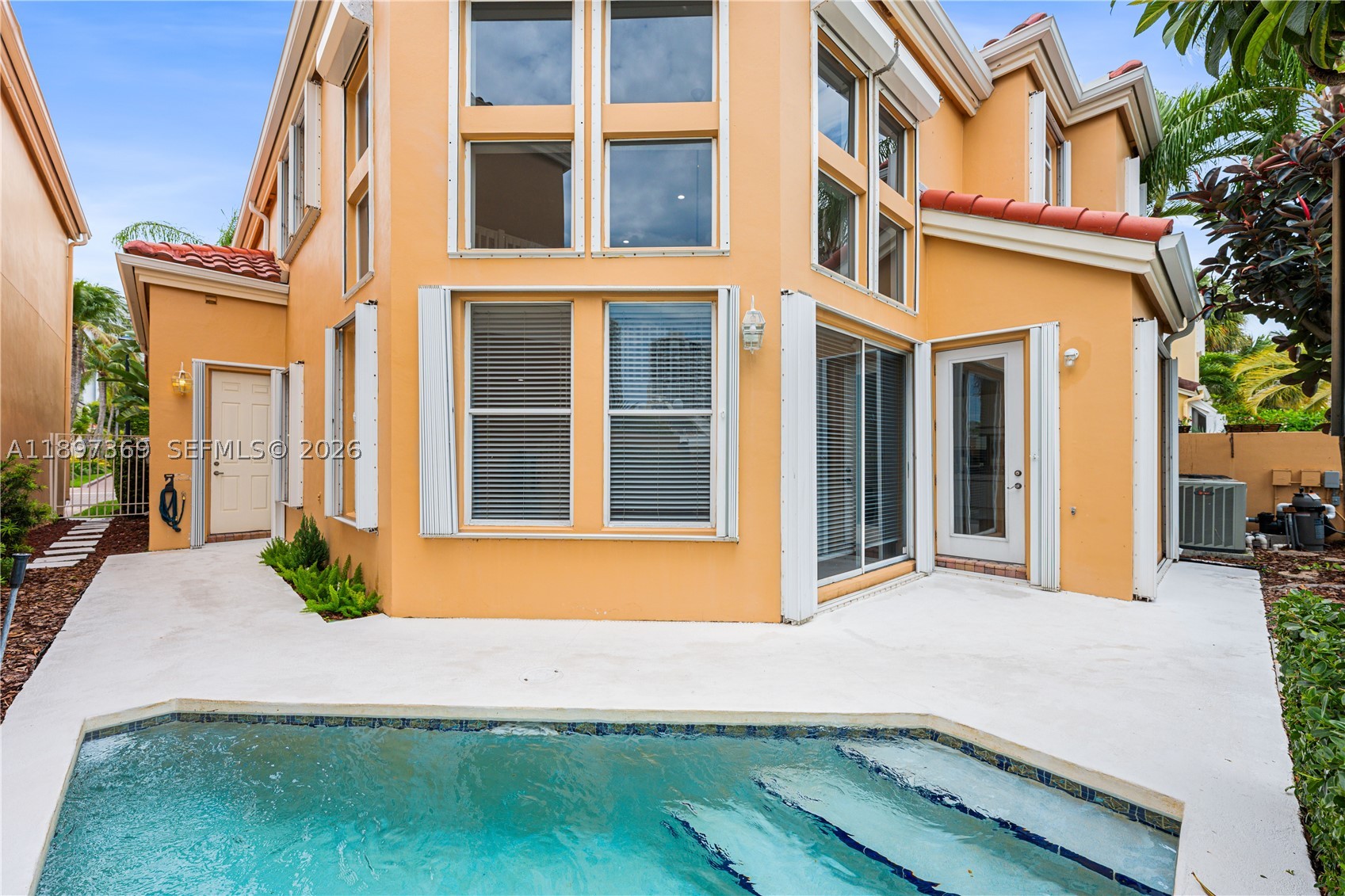 3699 NE 208th Ter, Aventura FL 33180