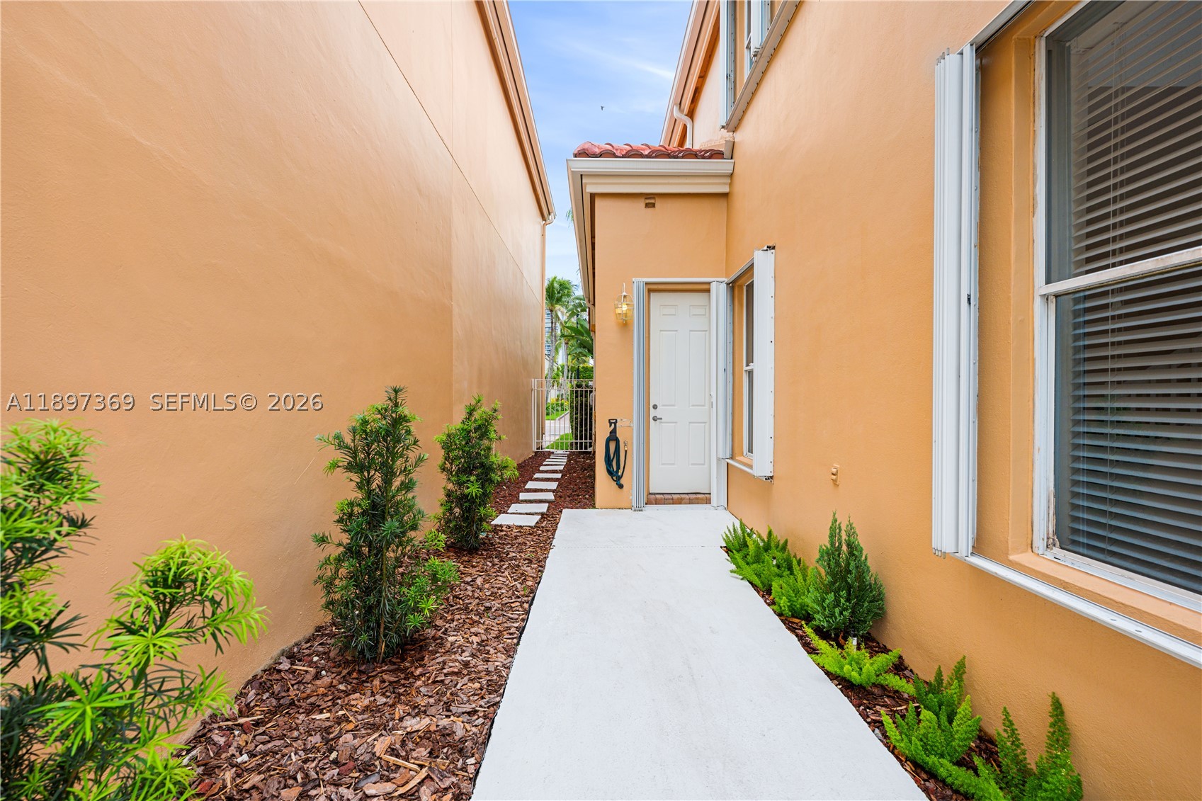 3699 NE 208th Ter, Aventura FL 33180
