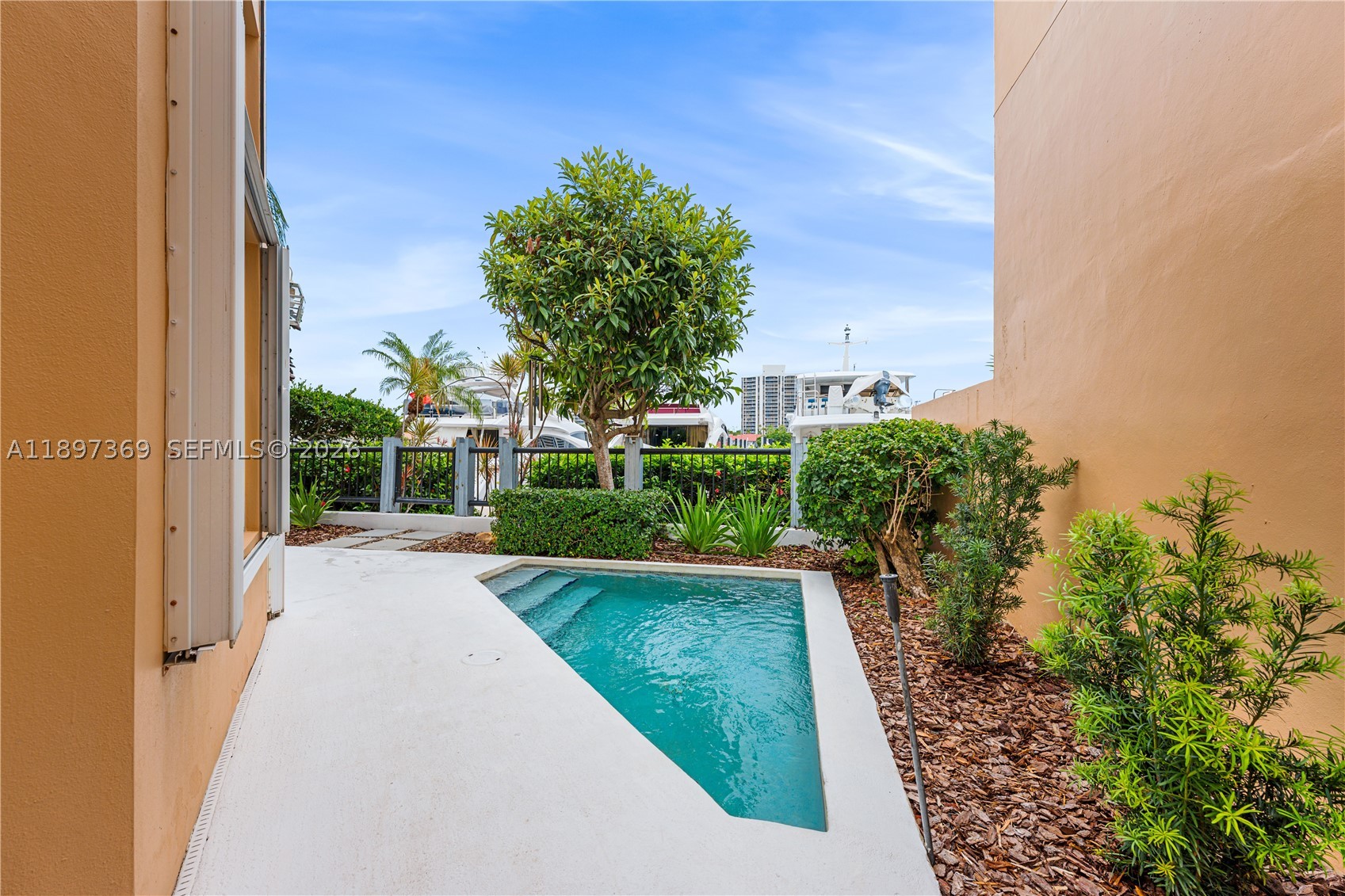 3699 NE 208th Ter, Aventura FL 33180
