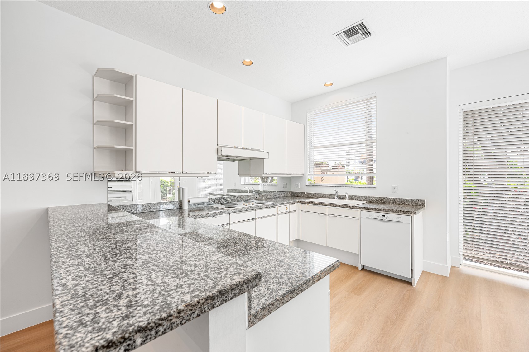 3699 NE 208th Ter, Aventura FL 33180