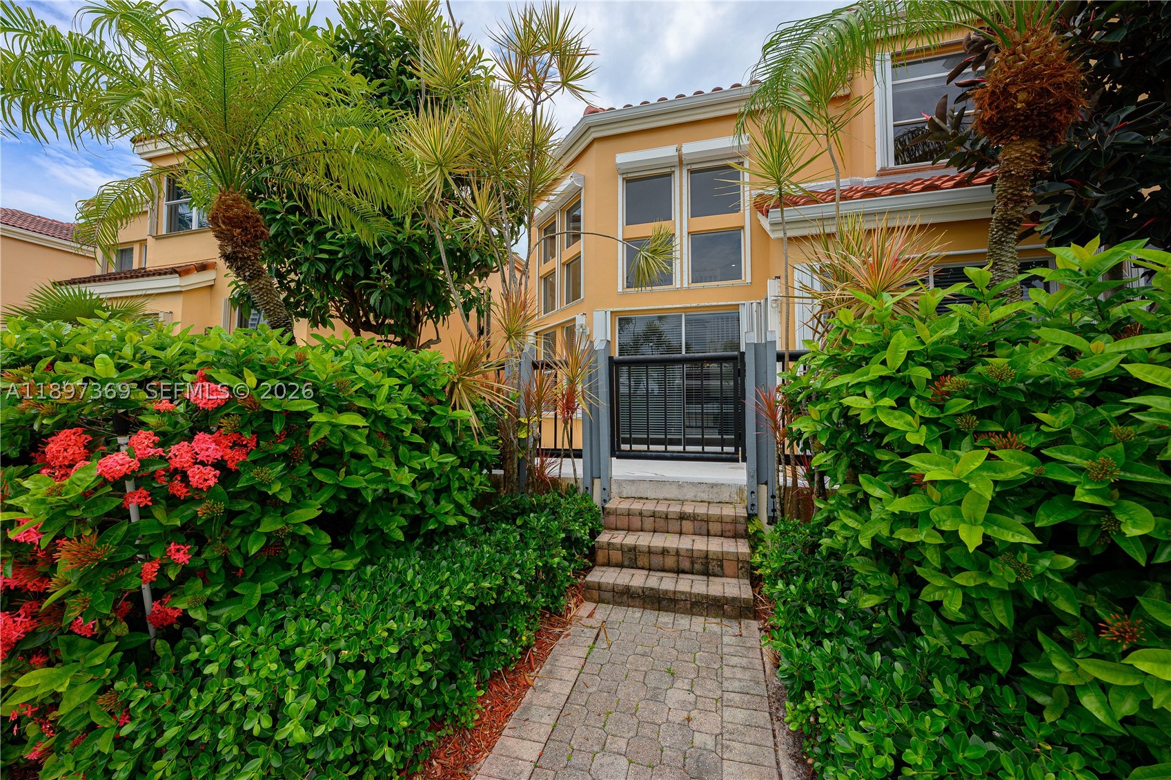 3699 NE 208th Ter, Aventura FL 33180