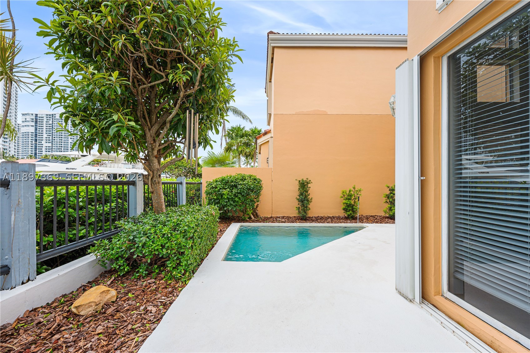 3699 NE 208th Ter, Aventura FL 33180