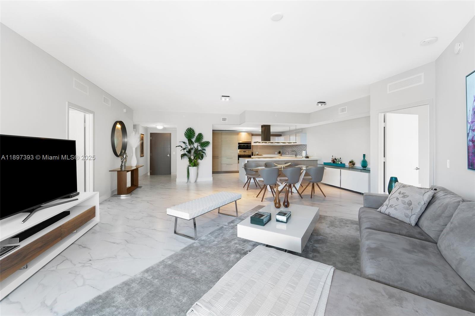 17111 Biscayne Blvd #307, North Miami Beach FL 33160