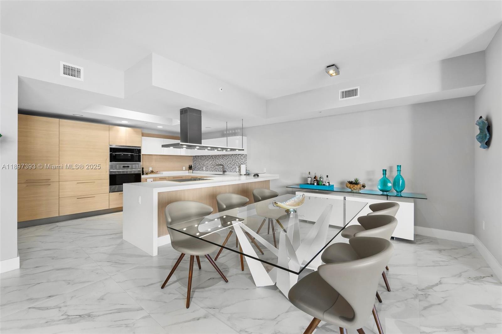 17111 Biscayne Blvd #307, North Miami Beach FL 33160