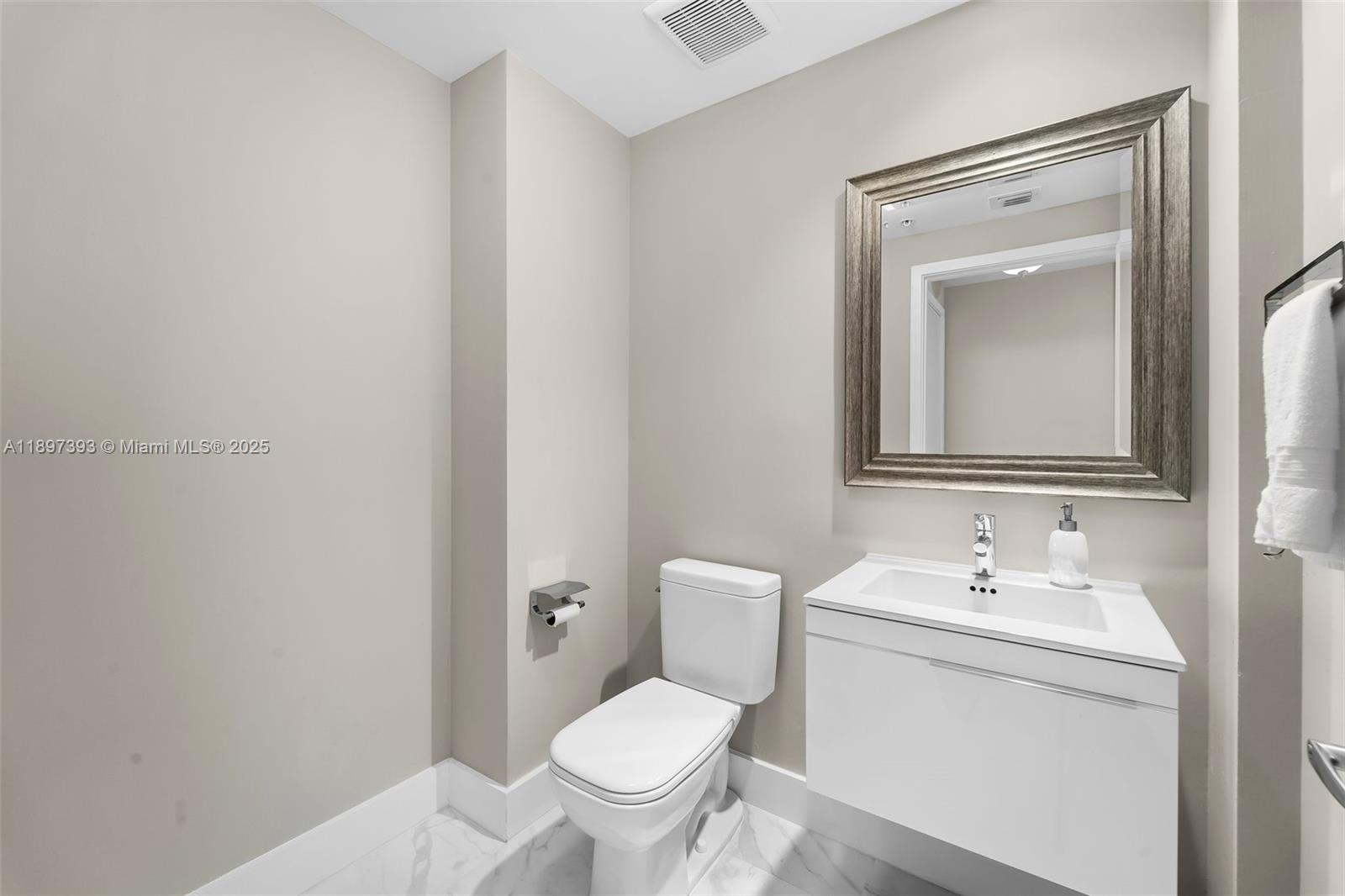17111 Biscayne Blvd #307, North Miami Beach FL 33160