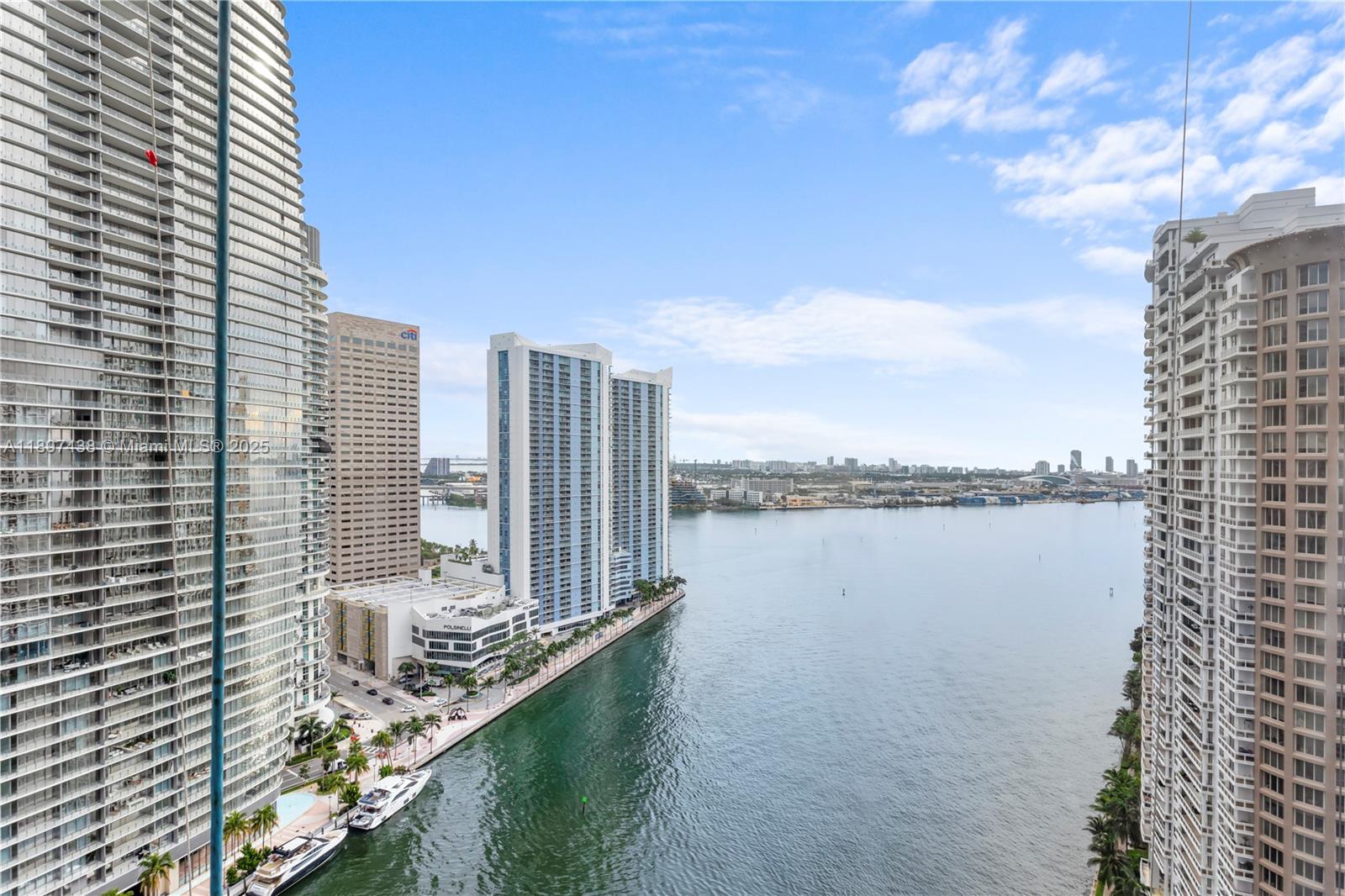 465 Brickell Ave #2702, Miami FL 33131