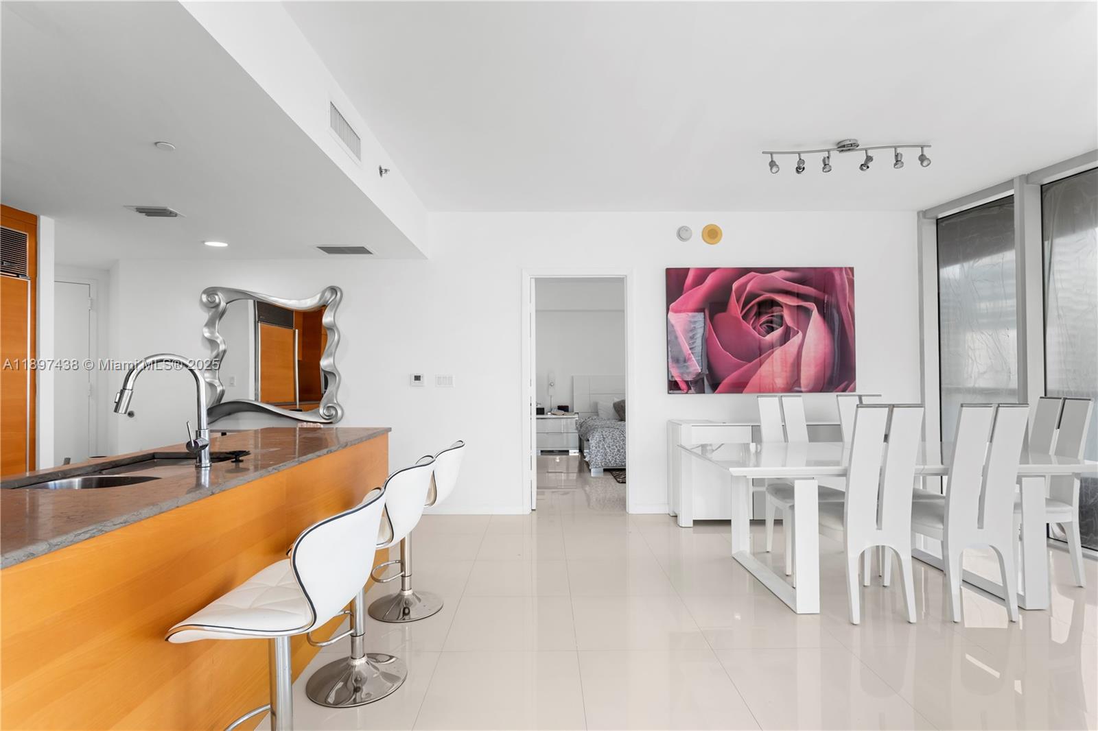 465 Brickell Ave #2702, Miami FL 33131