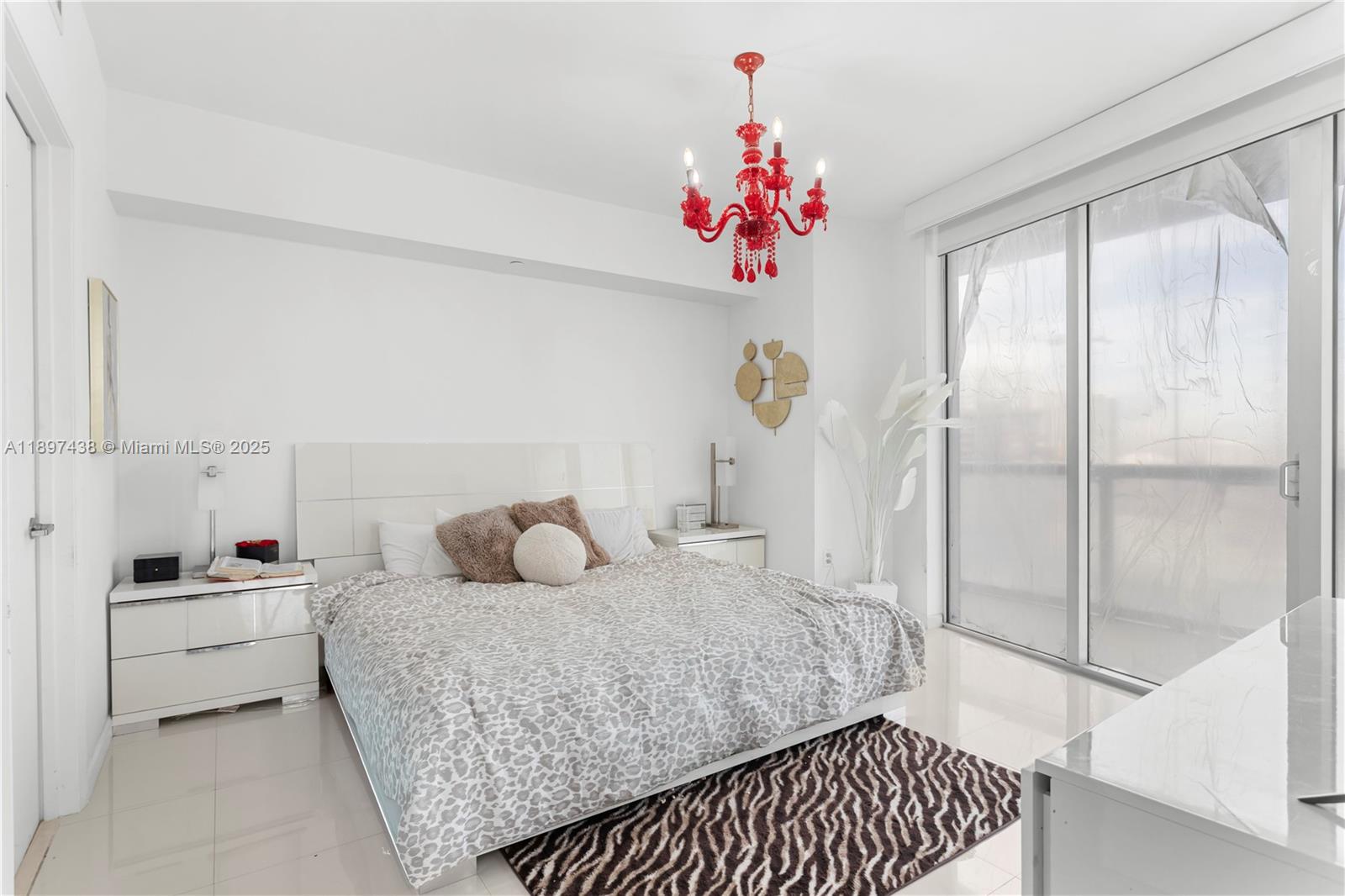 465 Brickell Ave #2702, Miami FL 33131