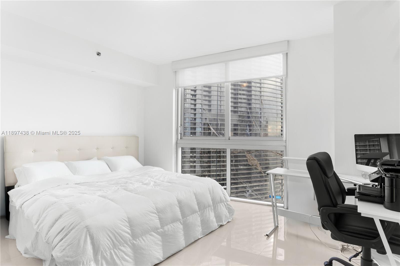 465 Brickell Ave #2702, Miami FL 33131