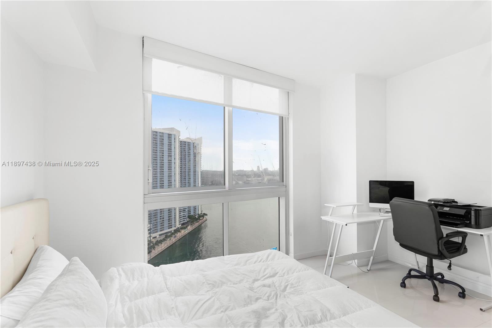 465 Brickell Ave #2702, Miami FL 33131