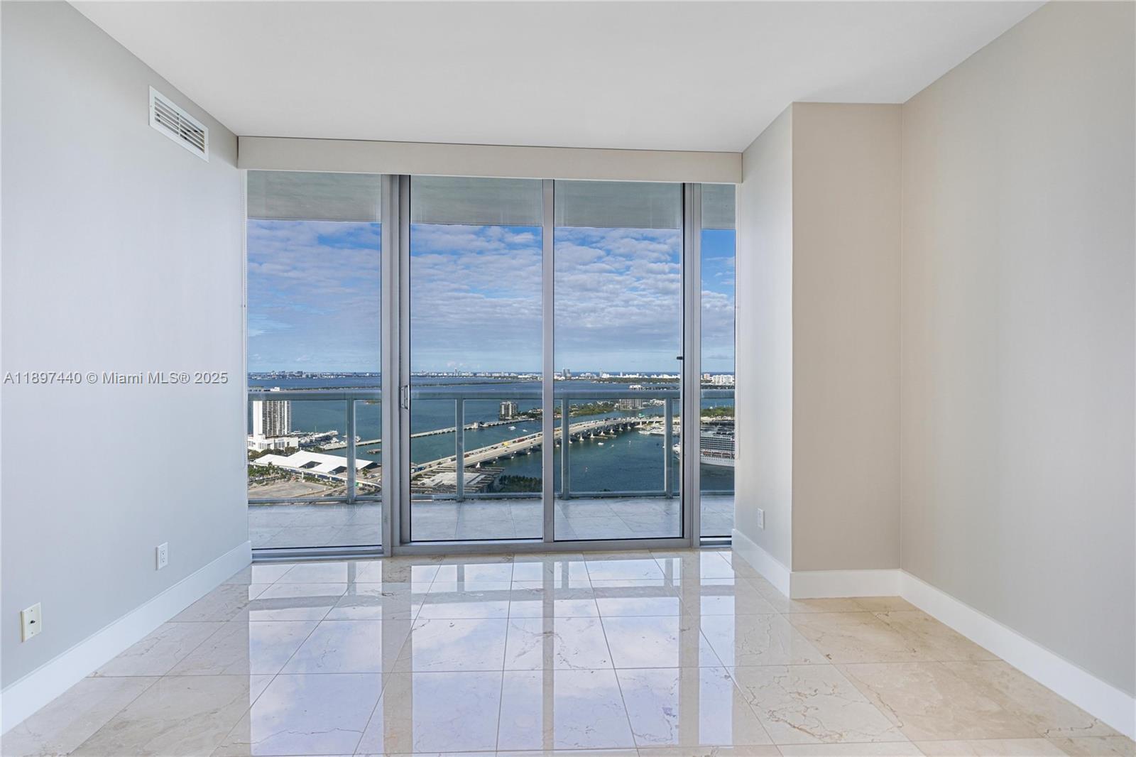888 Biscayne Blvd #4311, Miami FL 33132