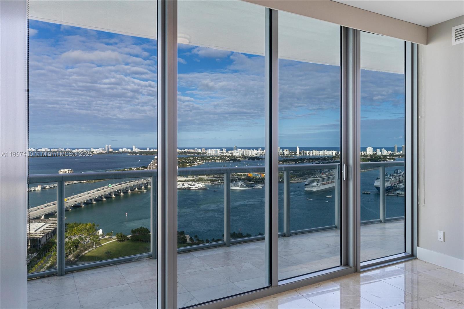 888 Biscayne Blvd #4311, Miami FL 33132