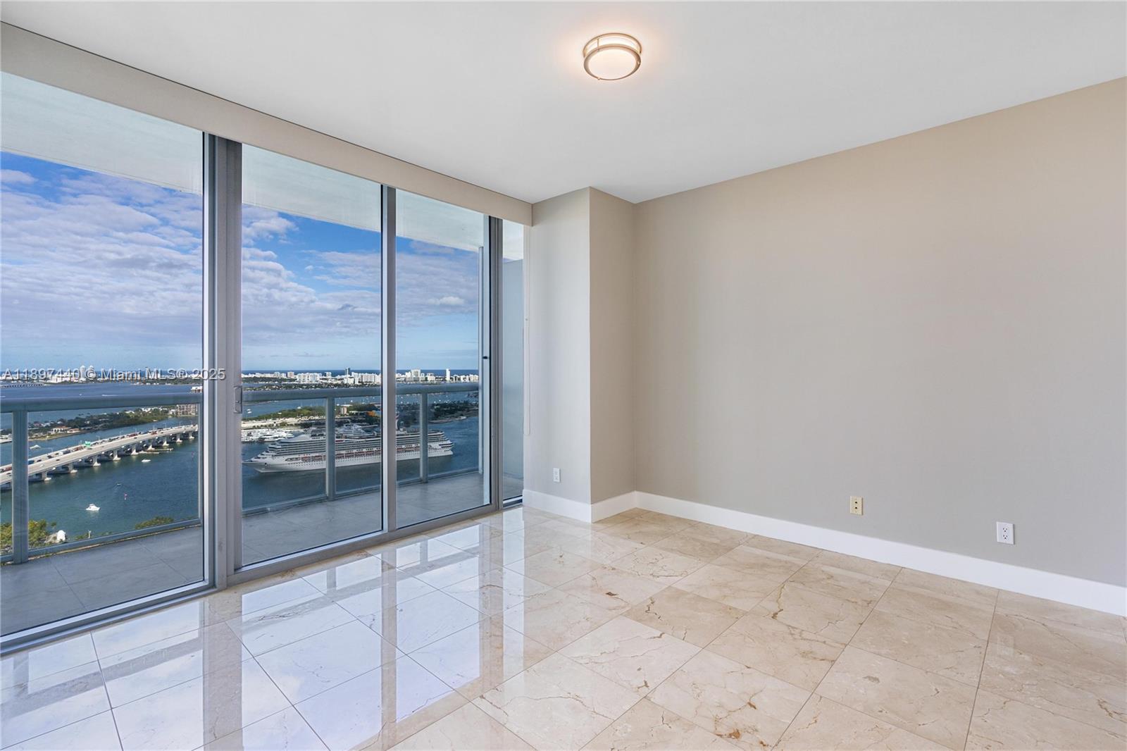 888 Biscayne Blvd #4311, Miami FL 33132