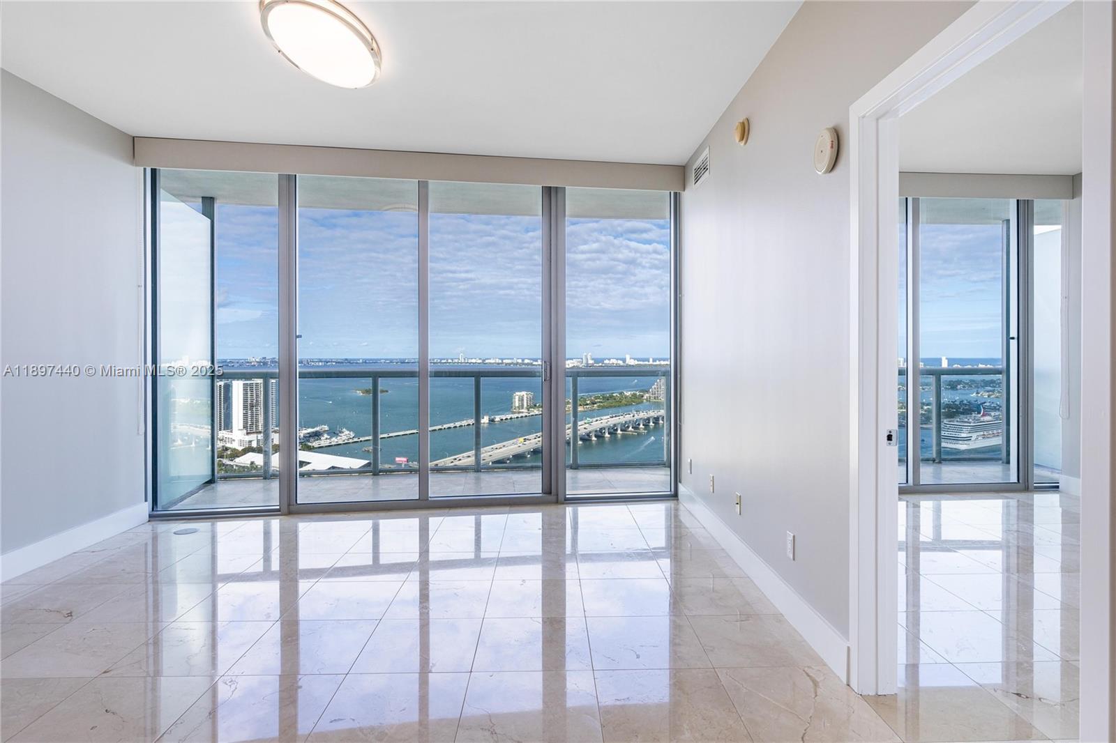 888 Biscayne Blvd #4311, Miami FL 33132