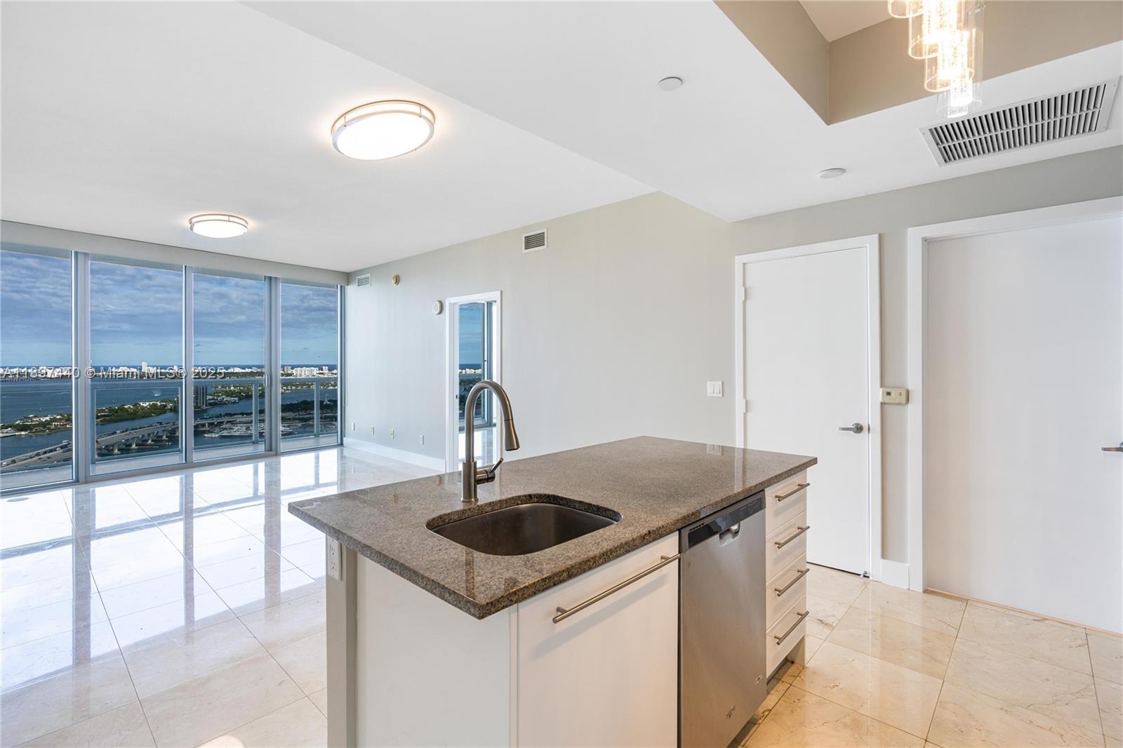 888 Biscayne Blvd #4311, Miami FL 33132