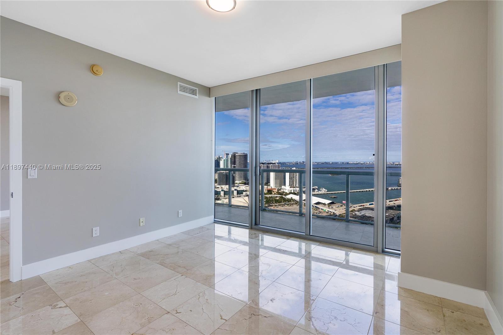 888 Biscayne Blvd #4311, Miami FL 33132