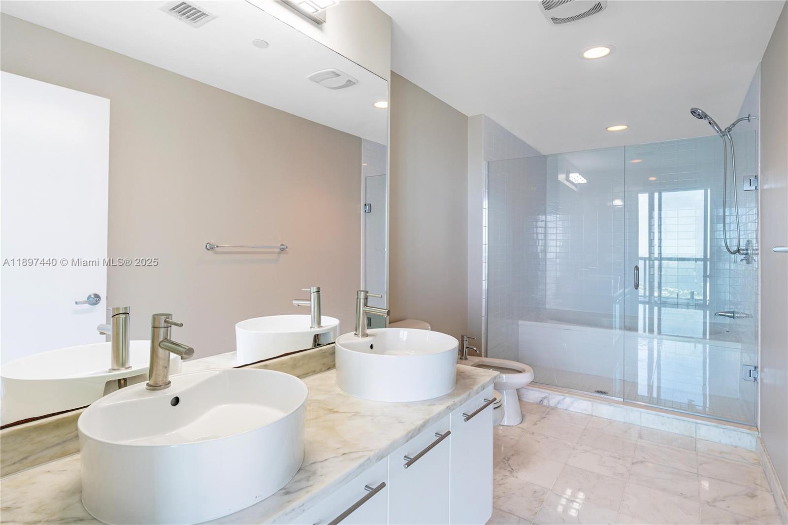 888 Biscayne Blvd #4311, Miami FL 33132