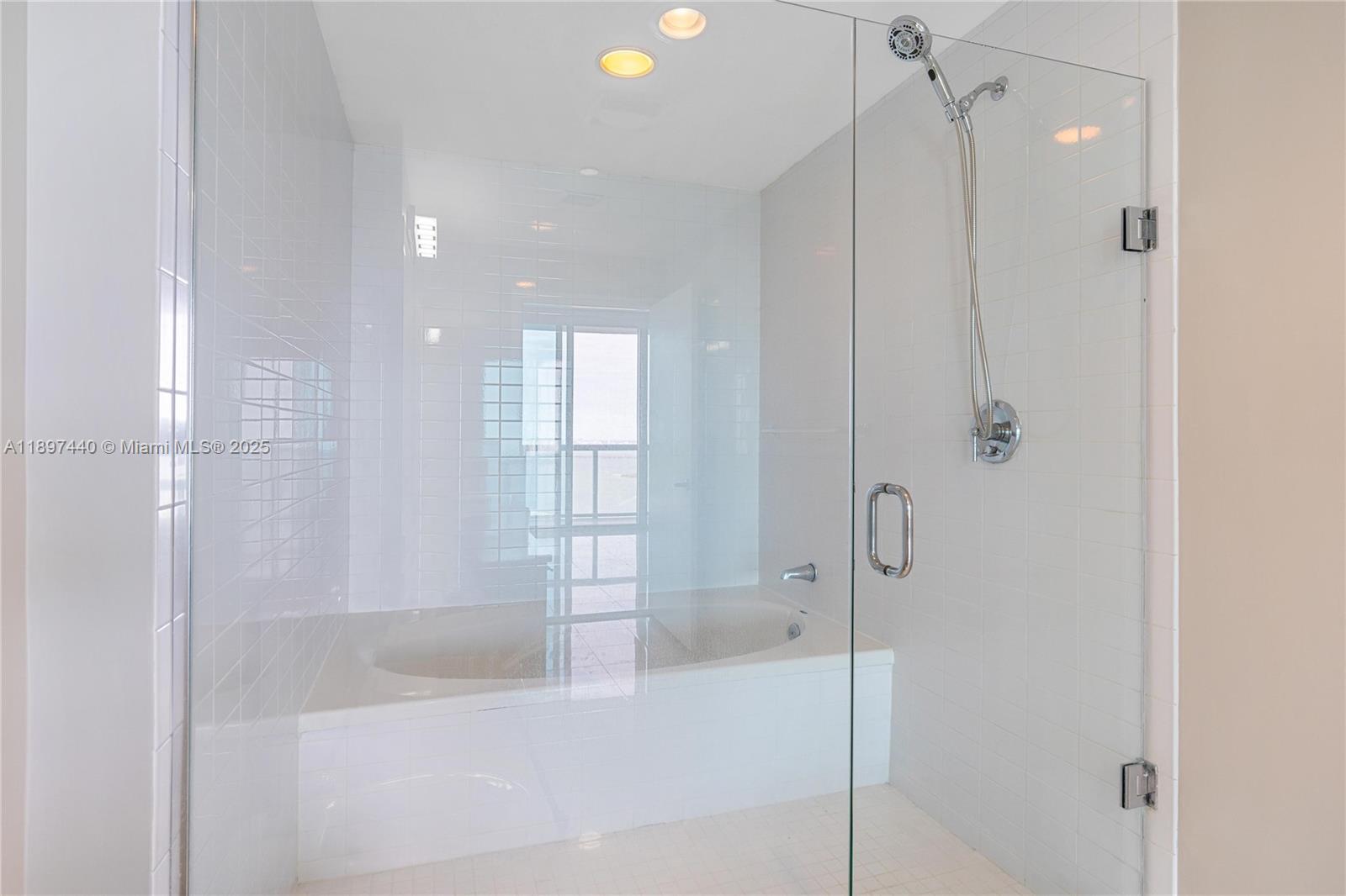 888 Biscayne Blvd #4311, Miami FL 33132