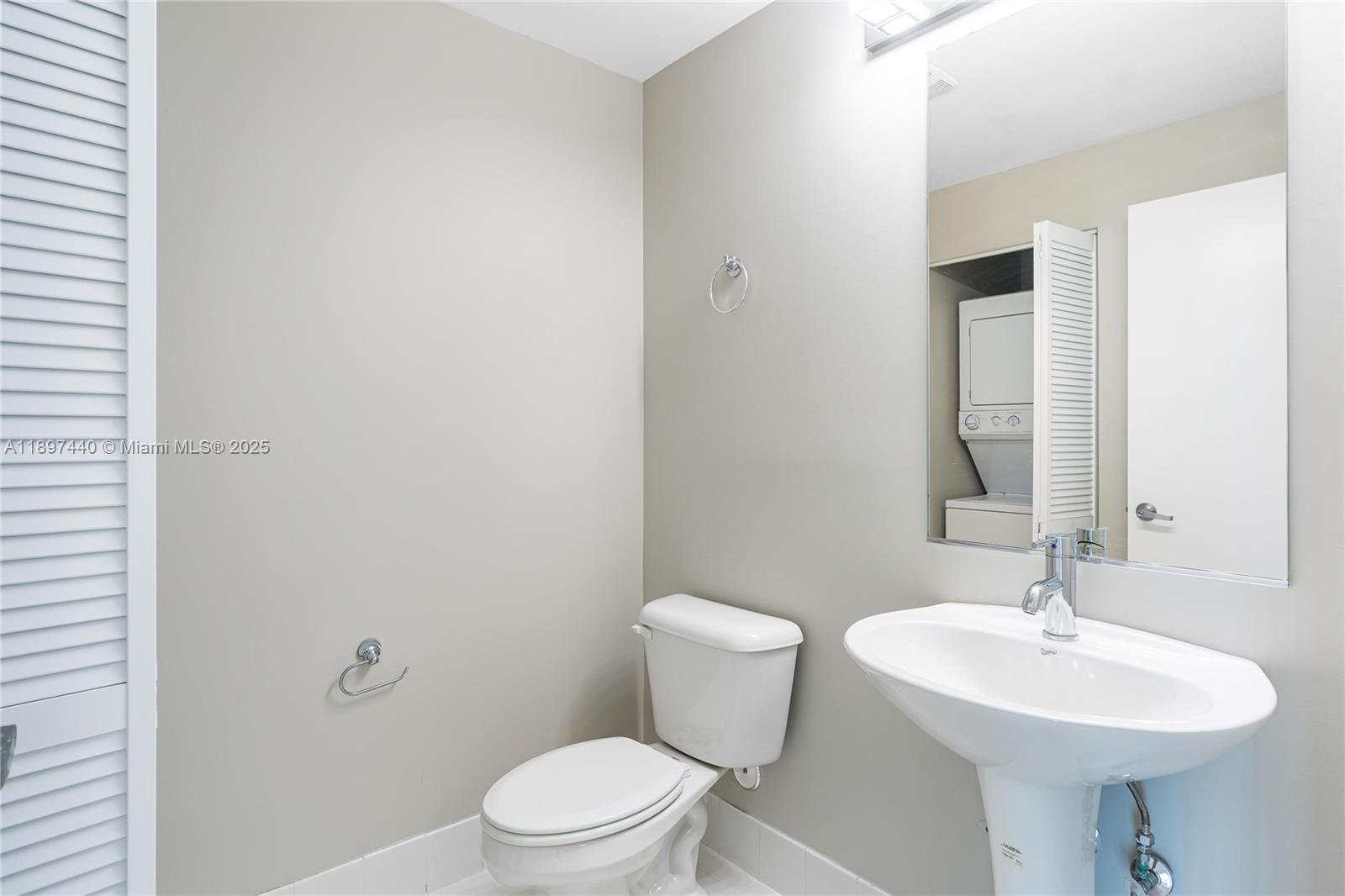 888 Biscayne Blvd #4311, Miami FL 33132
