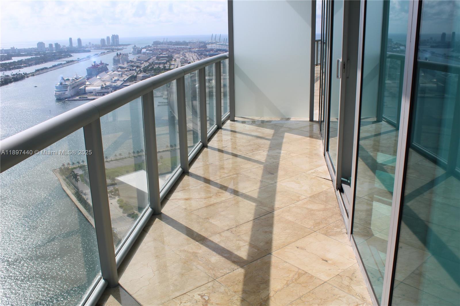 888 Biscayne Blvd #4311, Miami FL 33132