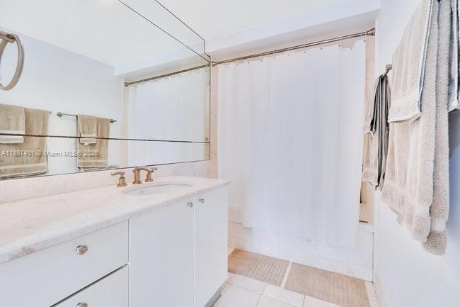 901 Brickell Key Blvd #1902, Miami FL 33131