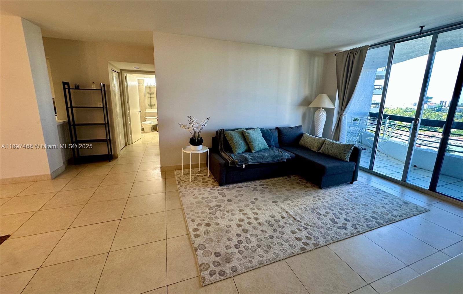 3600 NE Mystic Pointe Dr #1510, Aventura FL 33180