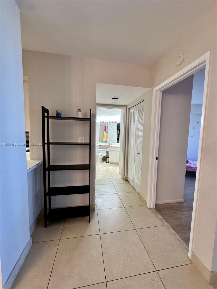 3600 NE Mystic Pointe Dr #1510, Aventura FL 33180
