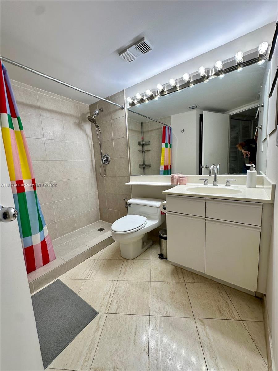 3600 NE Mystic Pointe Dr #1510, Aventura FL 33180