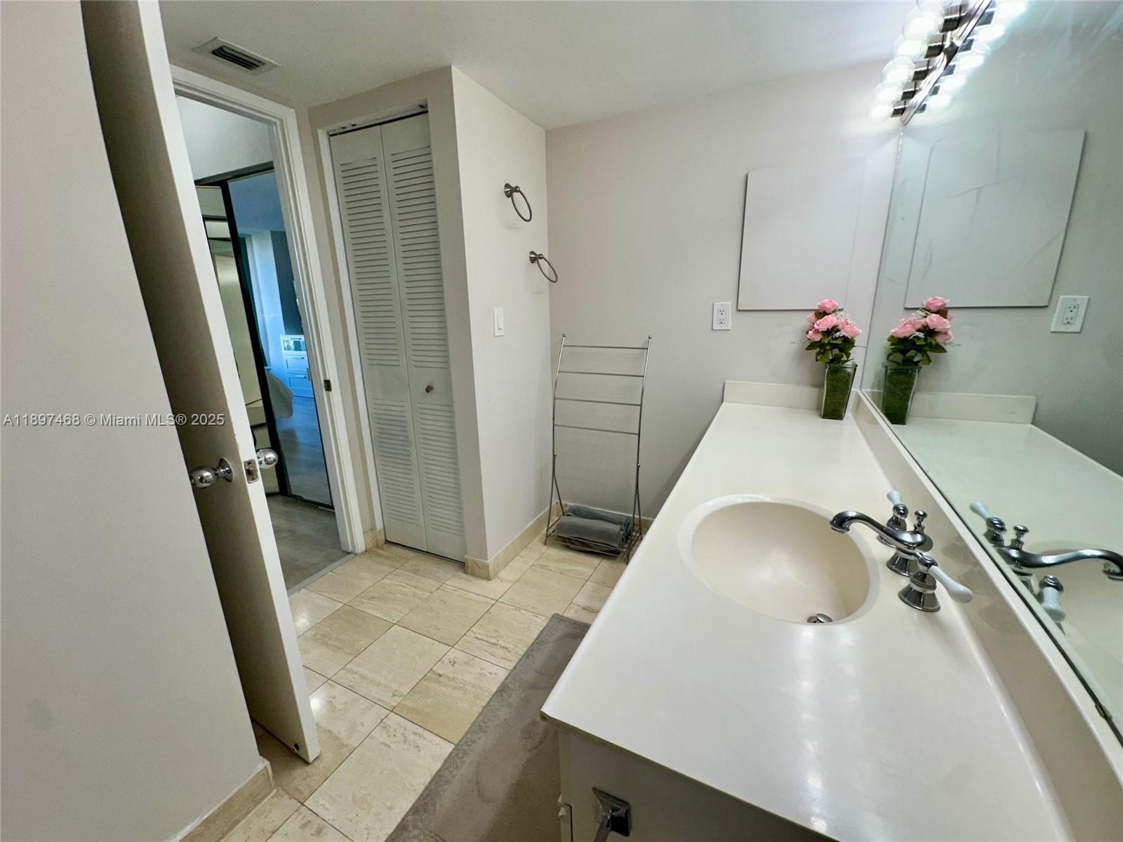 3600 NE Mystic Pointe Dr #1510, Aventura FL 33180