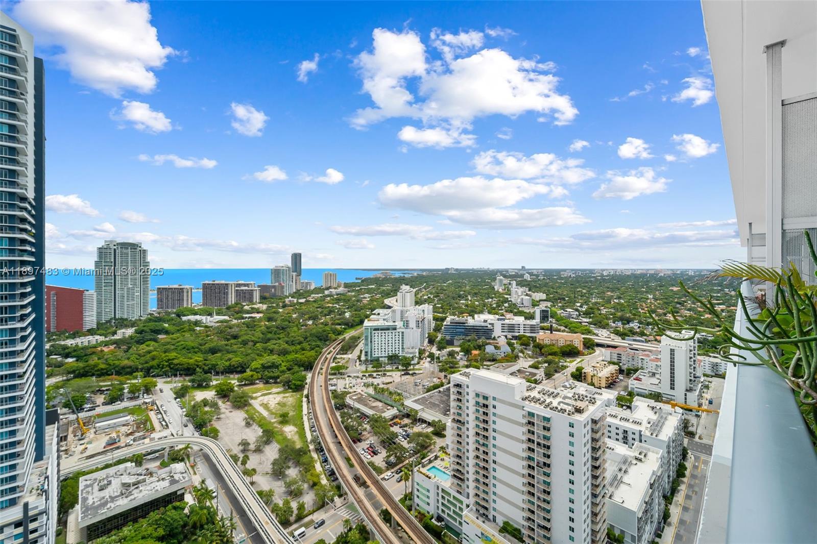 79 SW 12th St #PH3804, Miami FL 33130
