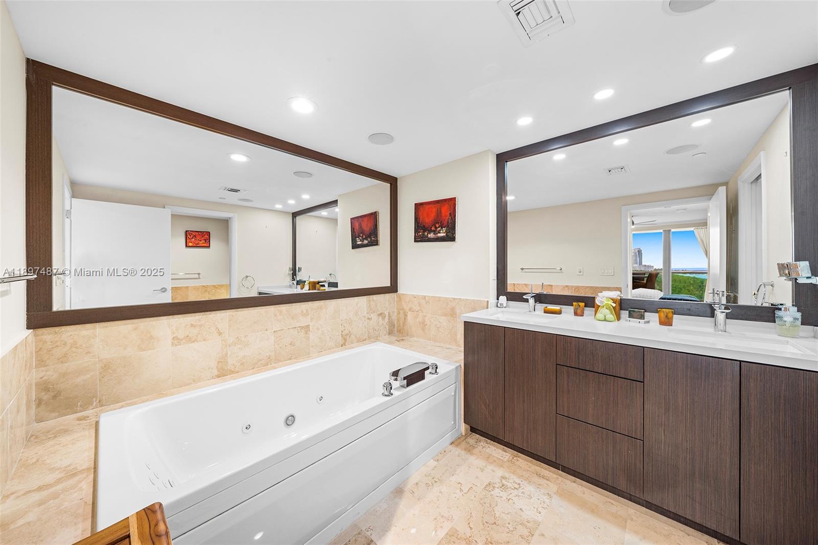 1455 Ocean Dr #1003, Miami Beach FL 33139