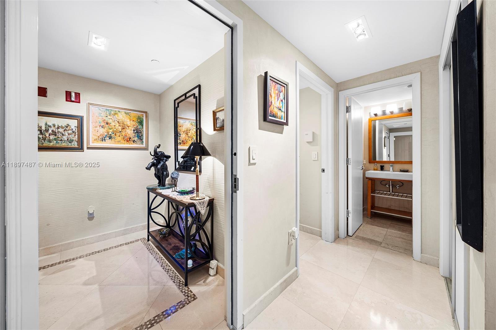 1455 Ocean Dr #1003, Miami Beach FL 33139