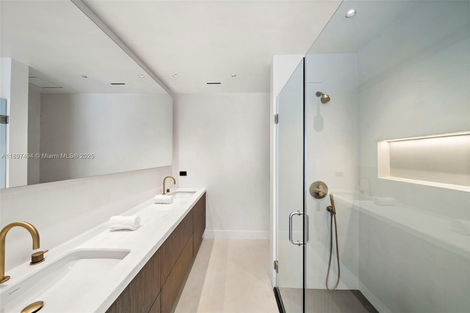244 W San Marino Dr, Miami Beach FL 33139