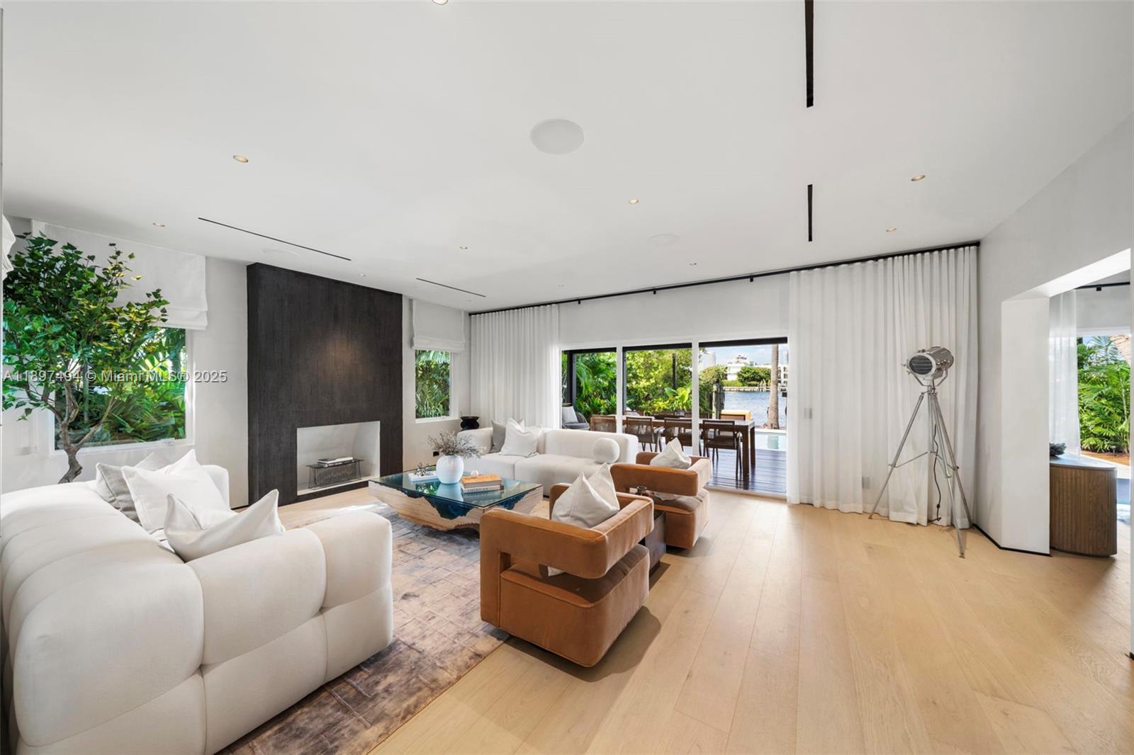 244 W San Marino Dr, Miami Beach FL 33139