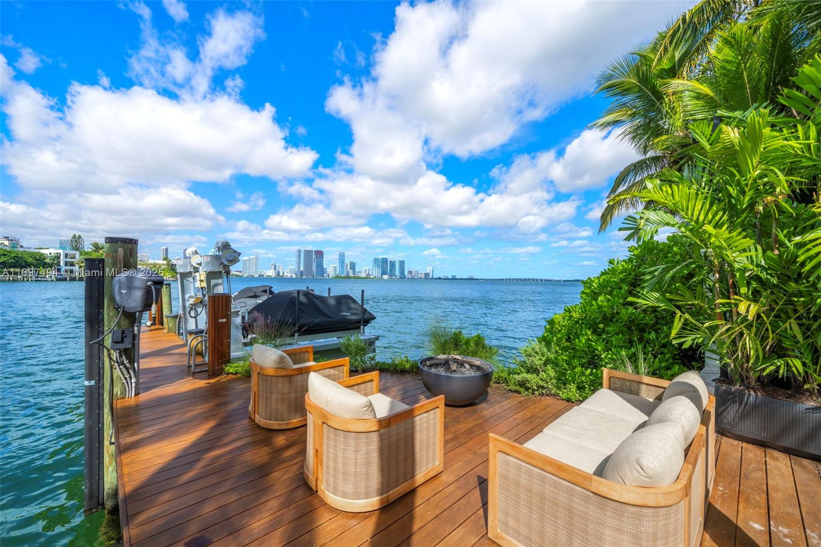 244 W San Marino Dr, Miami Beach FL 33139