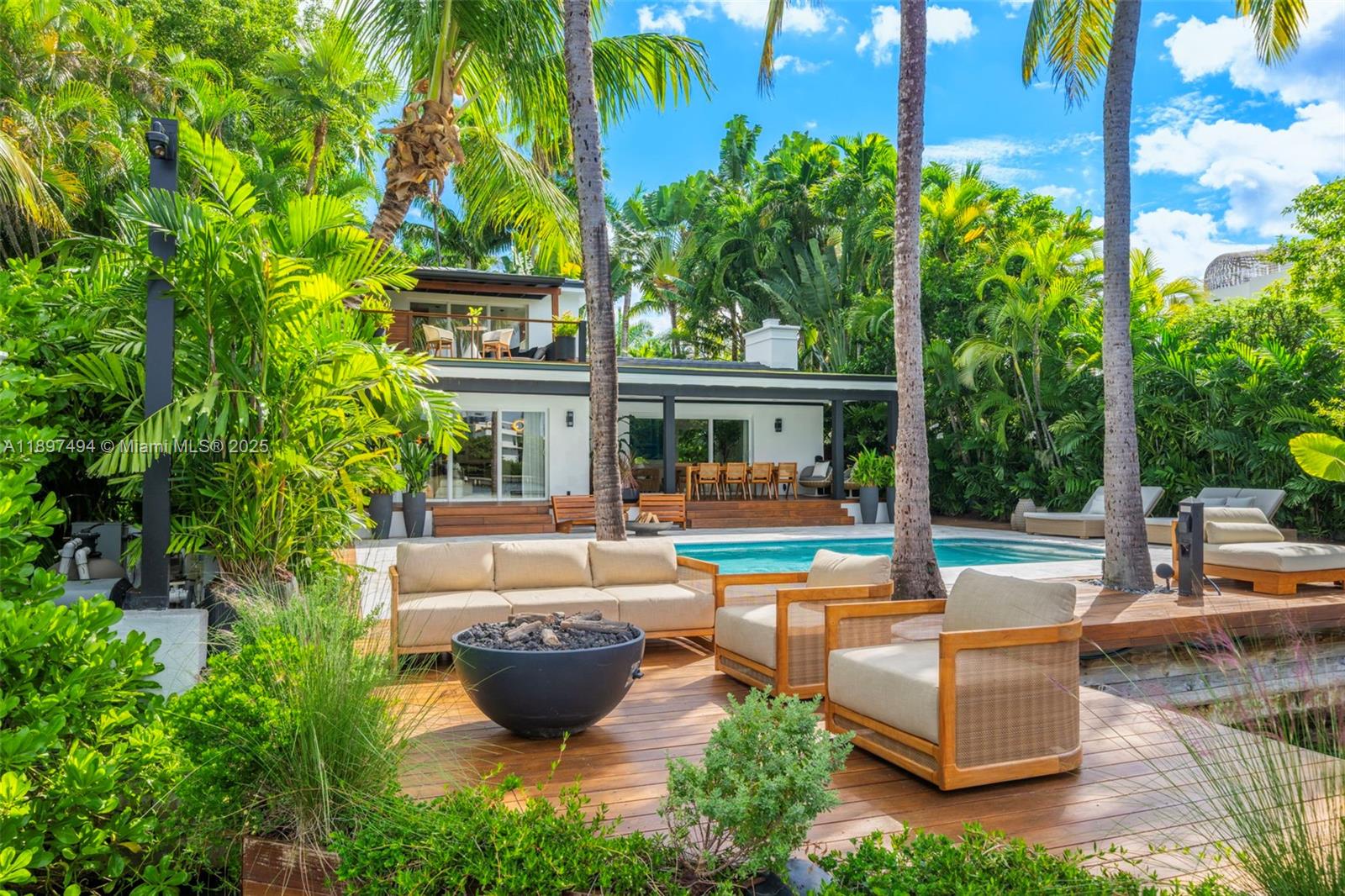 244 W San Marino Dr, Miami Beach FL 33139