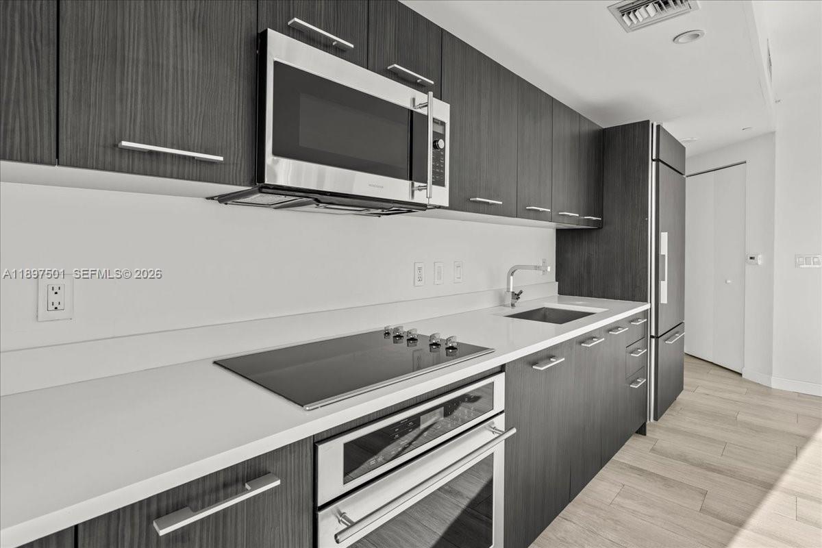 55 SW 9th ST #3006, Miami FL 33130