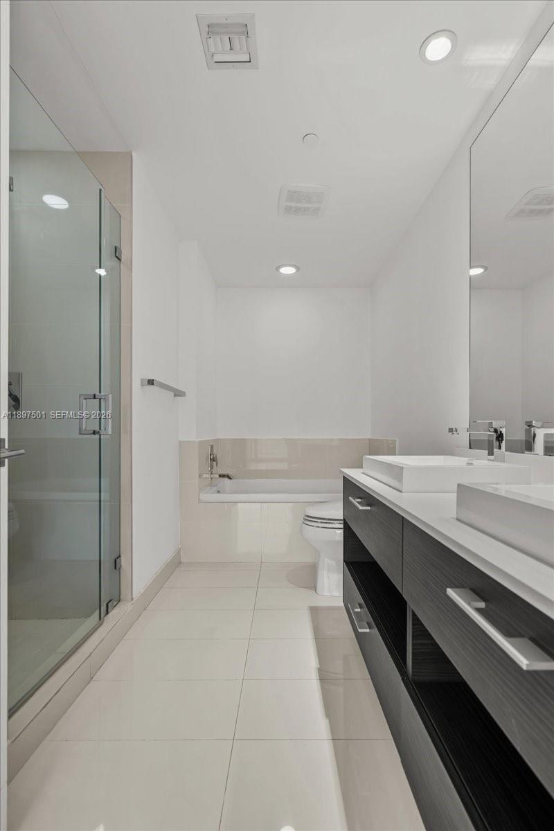 55 SW 9th ST #3006, Miami FL 33130