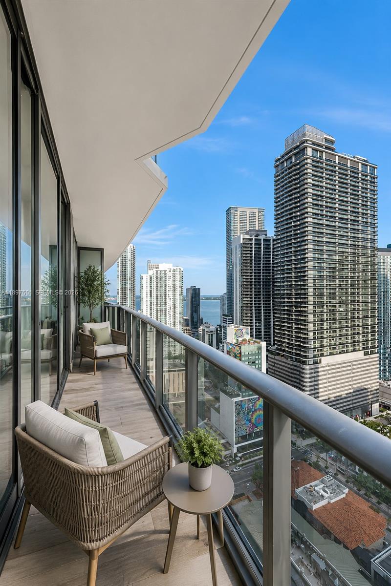 55 SW 9th ST #3006, Miami FL 33130