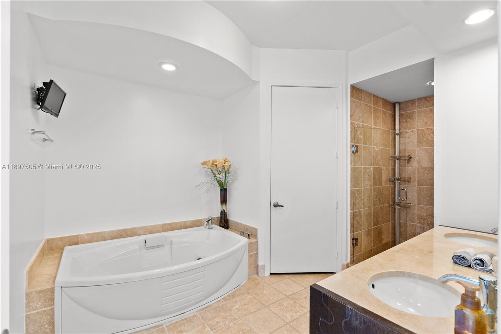 18201 Collins Ave #4209, Sunny Isles Beach FL 33160
