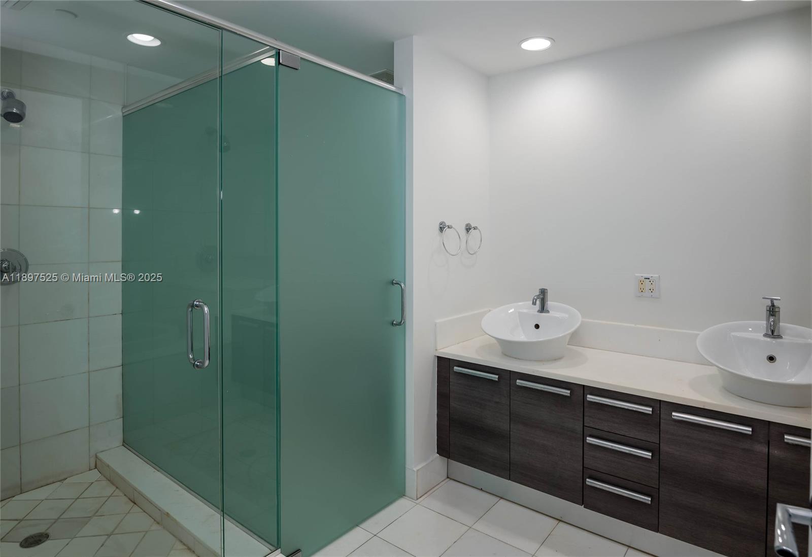 2950 NE 188th St #143, Aventura FL 33180
