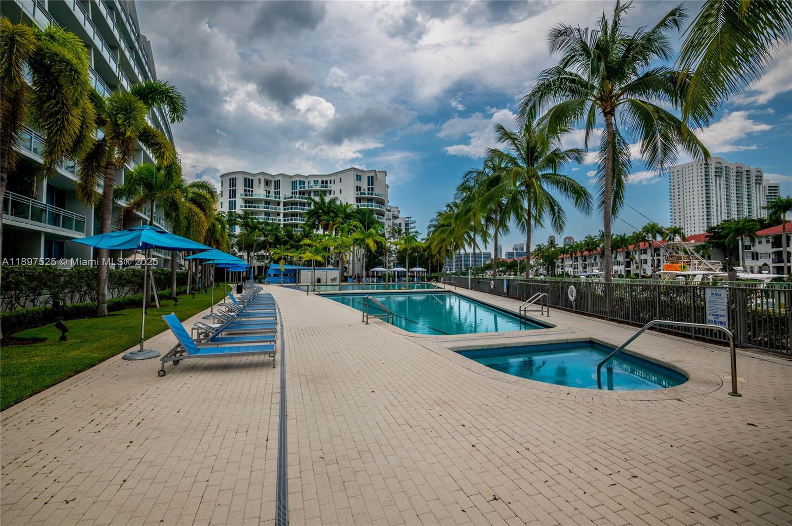 2950 NE 188th St #143, Aventura FL 33180
