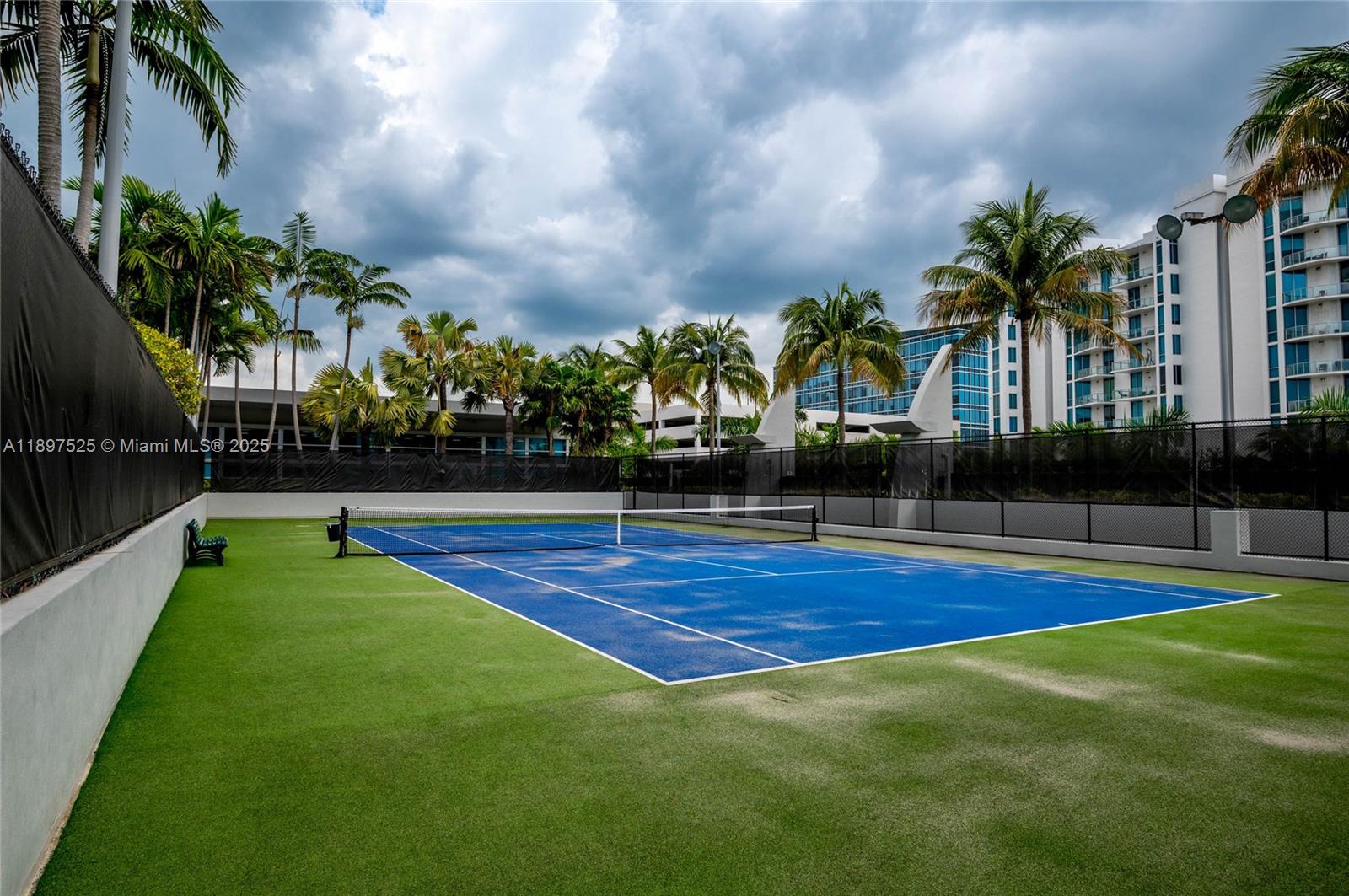 2950 NE 188th St #143, Aventura FL 33180