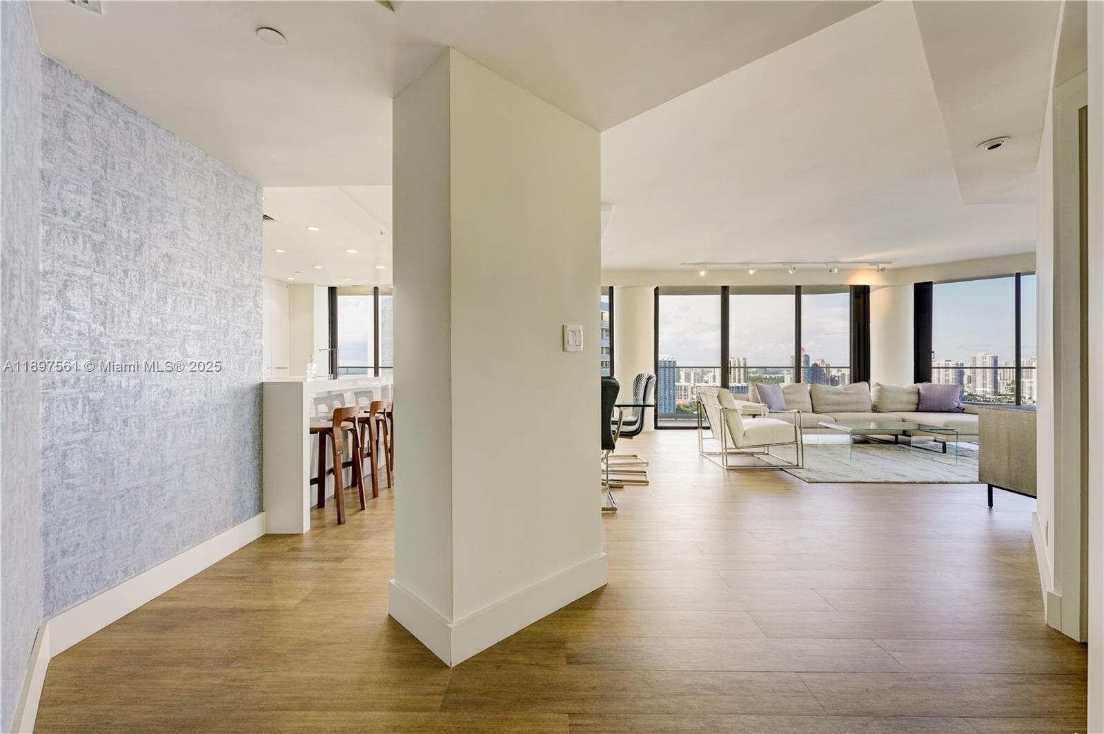 2800 ISLAND BL #2904, Aventura FL 33160