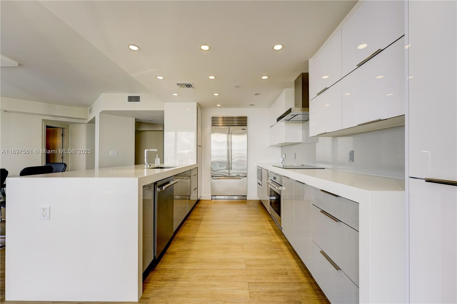 2800 ISLAND BL #2904, Aventura FL 33160