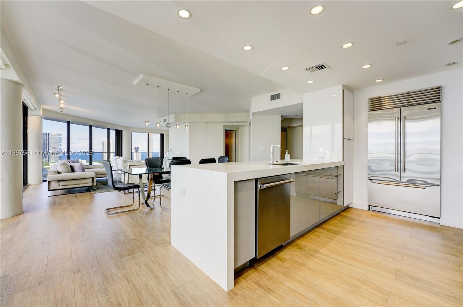 2800 ISLAND BL #2904, Aventura FL 33160