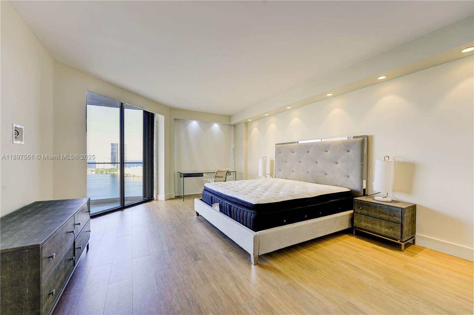 2800 ISLAND BL #2904, Aventura FL 33160
